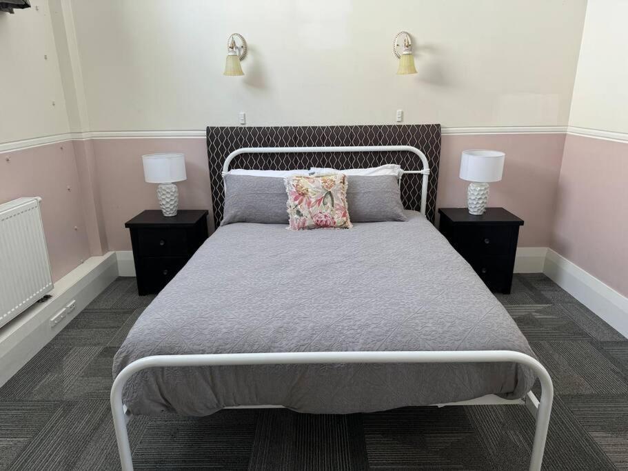 4 Large Bedroom Apartment In The City Hastings Exterior photo